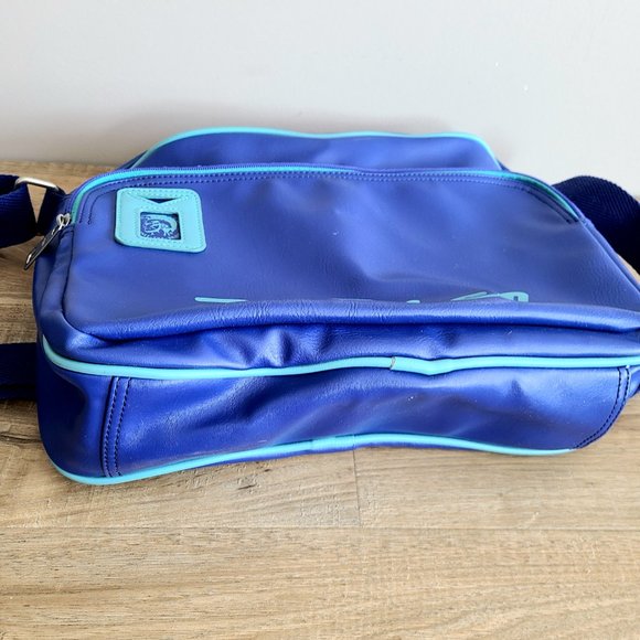 Diesel unisex blue travel bag. - Picture 5 of 9